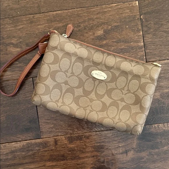Coach Tan Signature Clutch - Picture 1 of 1